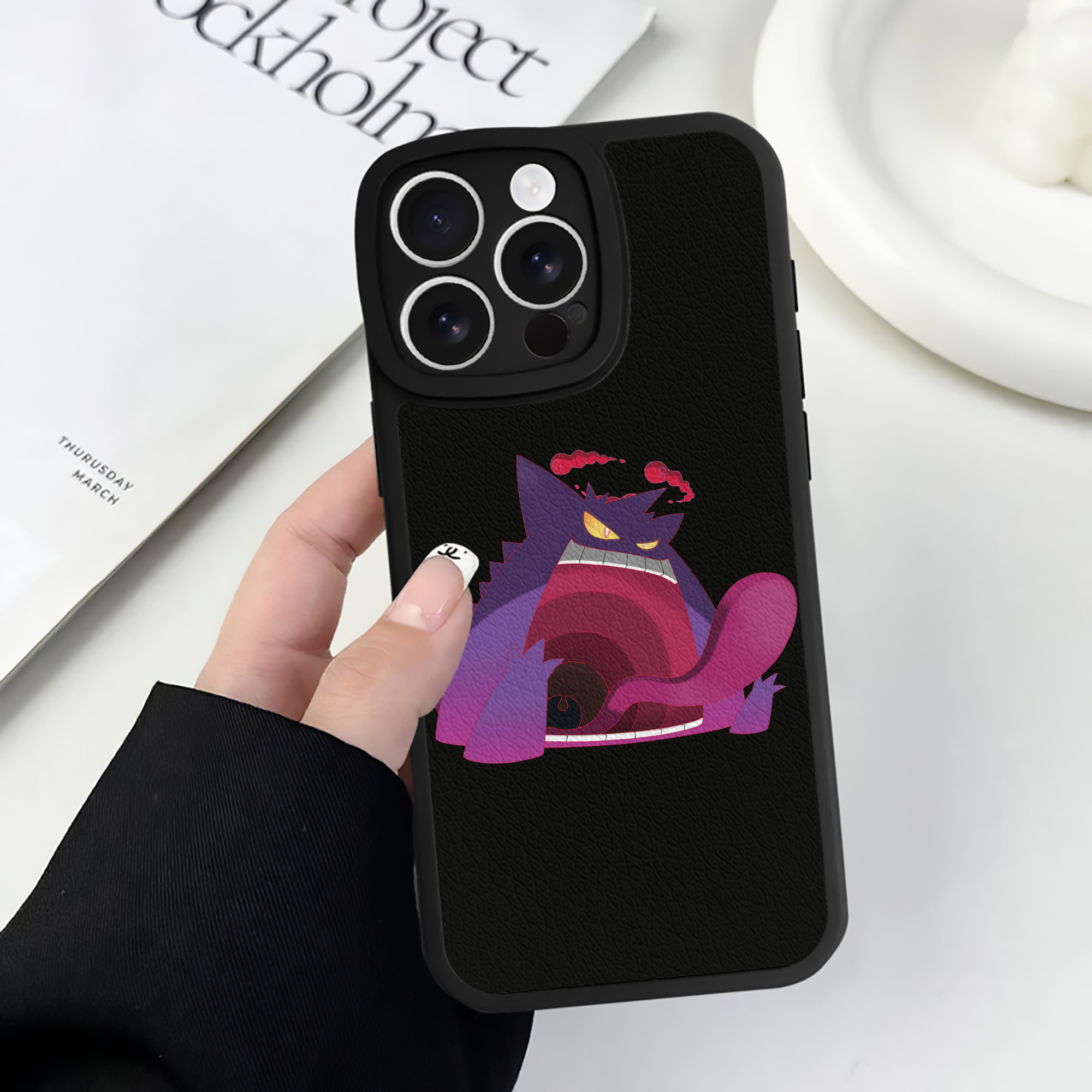 （画像用） ポケットモンスター Pokémon 【iPhone 16シリーズ対応】シリコンスマホケース（レザー調） 材質：シリコン